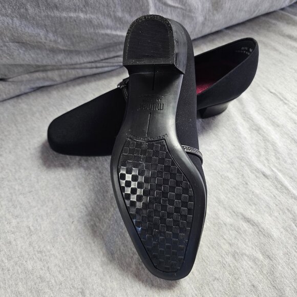 Shoes - Picture 3 of 3